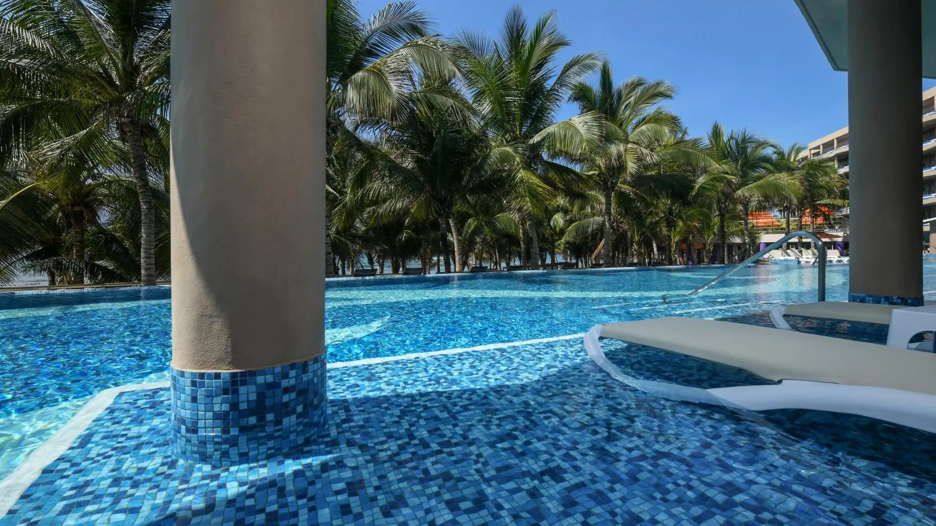 ***** Semesteranläggning (resort) El Dorado Seaside Suites Catamaran, Cenote & More Inclusive (Adults Only) Xpu Ha Mexiko